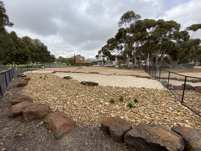 Kevin Flint Memorial Reserve Fenced Dog Park (Cairnlea)