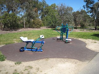 Koonung Creek Reserve, Carron Street Outdoor Gym (Balwyn North)