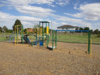 Lake Amaroo Playground, Waranga Drive, Kialla