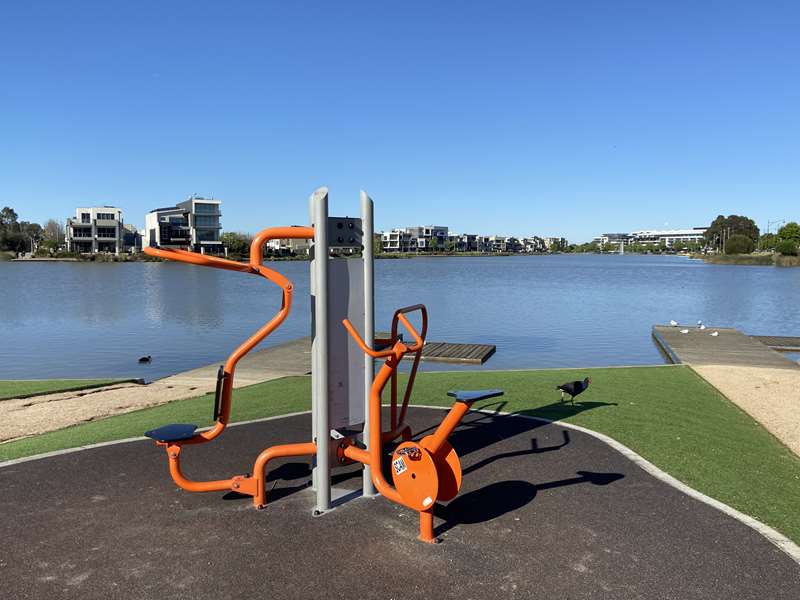 Lake Caroline Outdoor Gym Circuit (Caroline Springs)