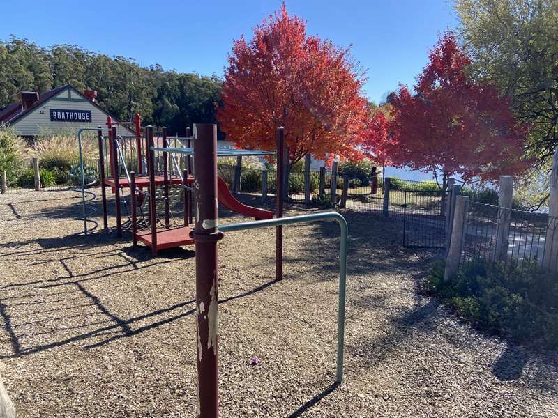 Lake Daylesford Playground, Leggatt Street, Daylesford