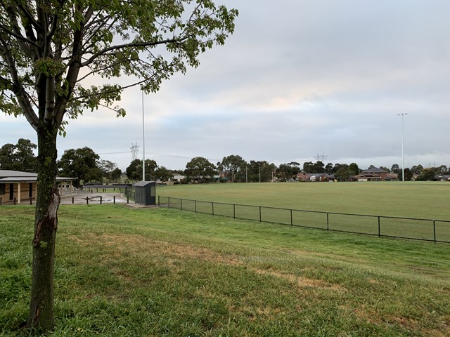 Lakeside Drive Dog Off Leash Area (Roxburgh Park)