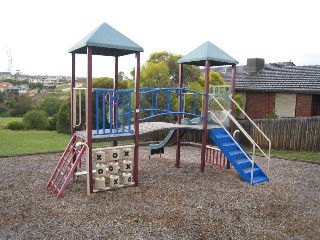 Larwood Close Playground, Avondale Heights