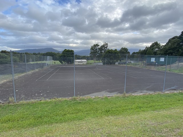 Launching Place Free Public Tennis Court (Launching Place)