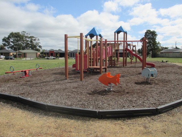 Leawarra Crescent Playground, Delacombe