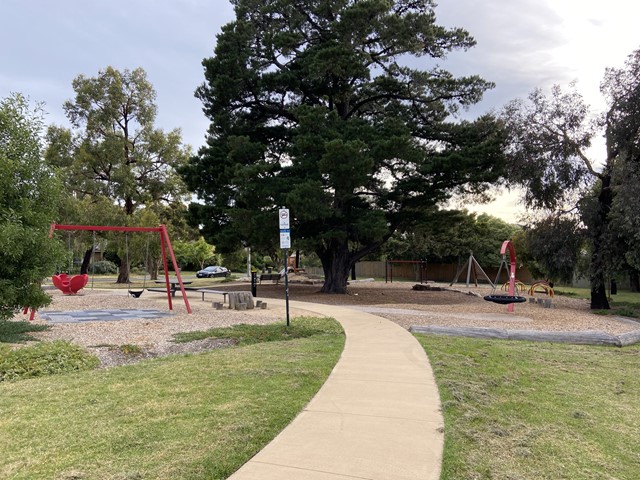 Leeds Road Playground, Mount Waverley