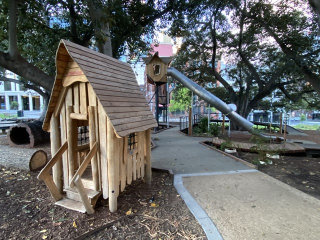 Lincoln Square South Playground, Carlton