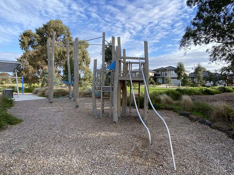 Lincoln Way Playground, Doreen