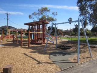 Link Street Playground, Kingsbury