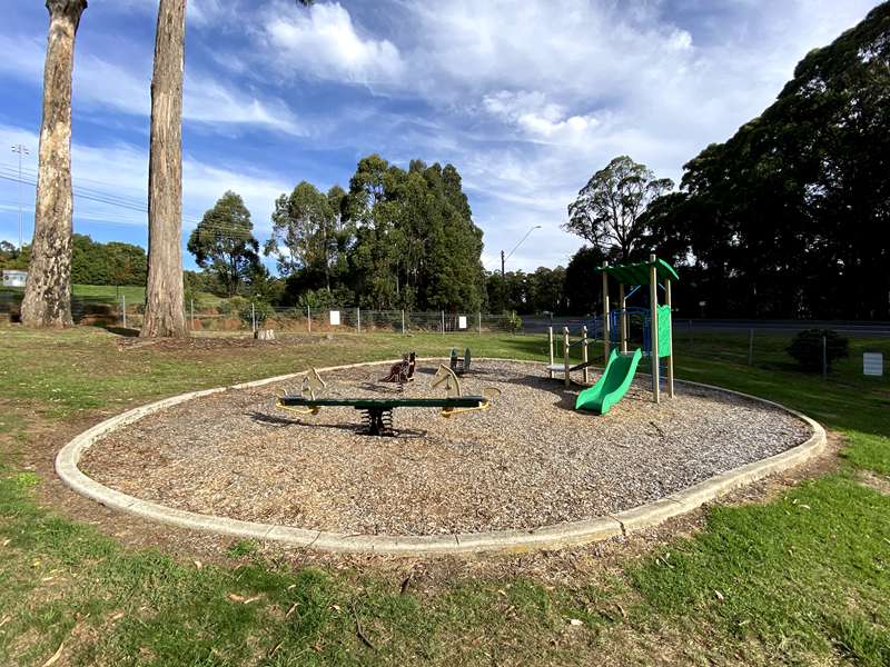 Lions Park, Cnr Whittlesea-Kinglake Road and Extons Road Playground, Kinglake Central
