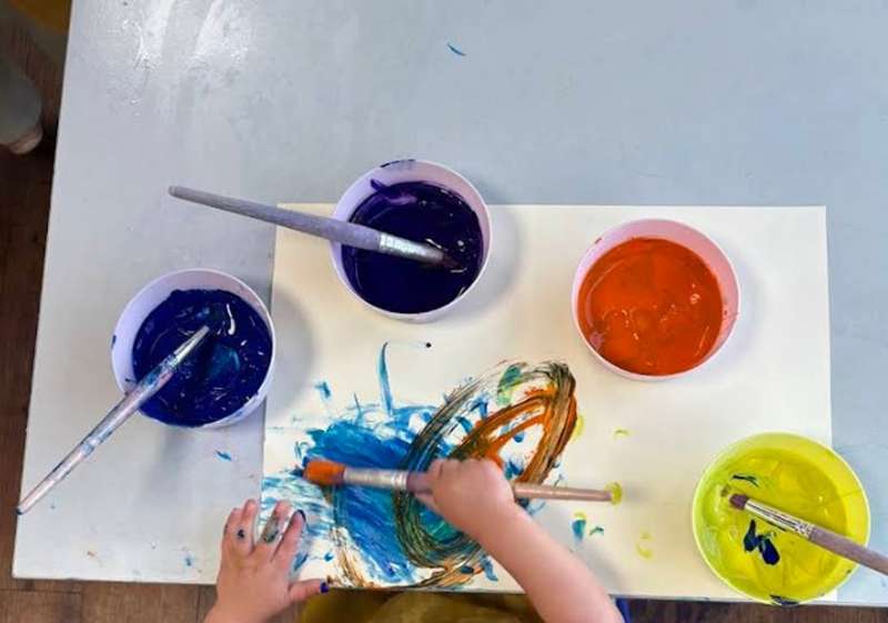Little Buttons Messy Play (Chelsea)