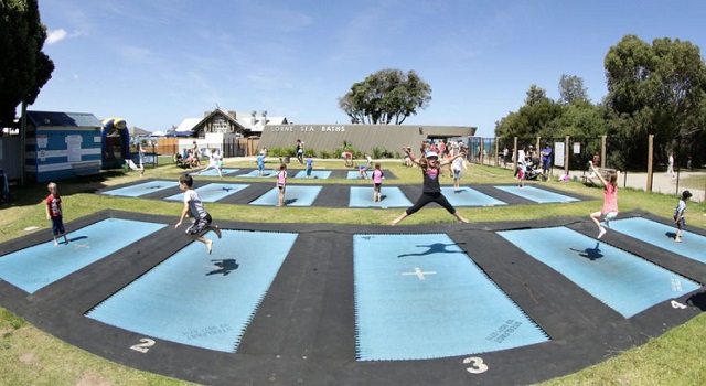 Lorne Sea Baths and Mini Golf