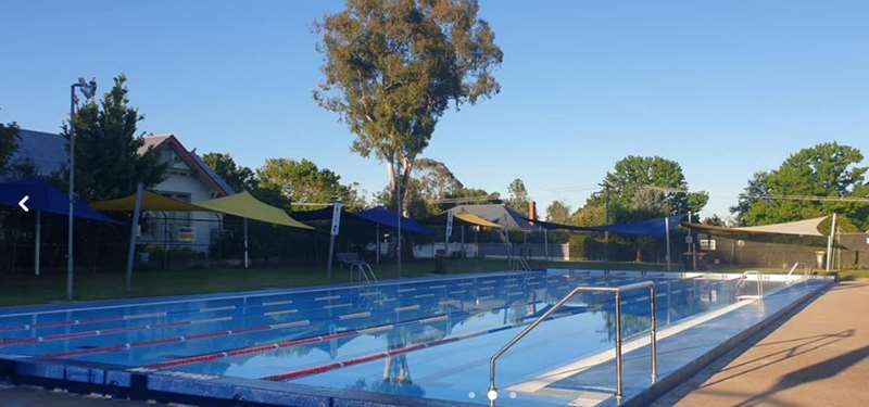 Mansfield Outdoor Swimming Pool