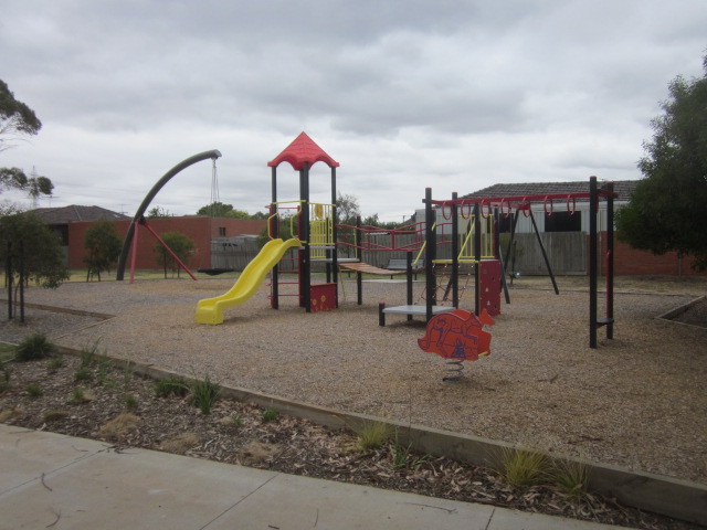 Maple Crescent Playground, St Albans