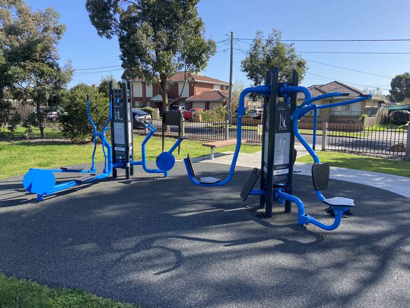 Martin Reserve Outdoor Gym (Hadfield)