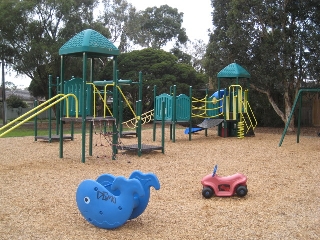 Hunters Knoll Playground, Shawlands Avenue, Blackburn South