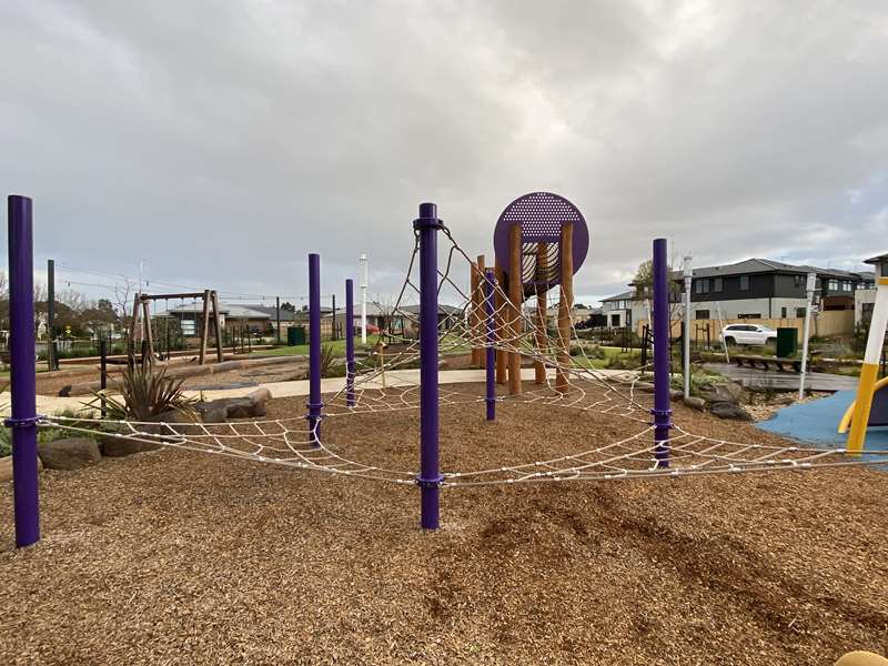 McCubbin Drive Playground, Taylors Lakes