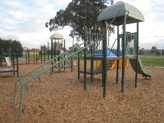 McDonalds Road Playground, Epping