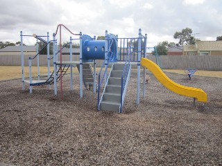Mellon Court Playground, Sunbury