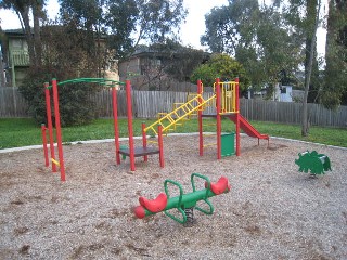 Mercedes Court Playground, Rosanna