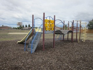 Mersey Court Playground, St Albans Park