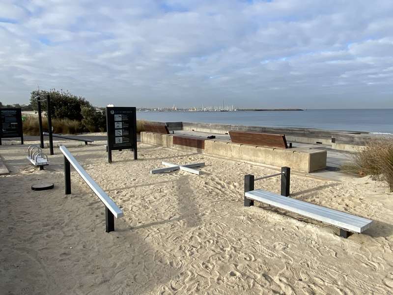 Middle Park Beach Outdoor Gym (Middle Park)