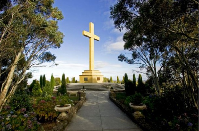 Mount Macedon Memorial Cross