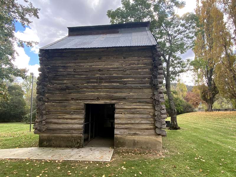 Myrtleford - Historic Log Tobacco Kiln