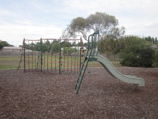 Myuna Street Playground, Leopold