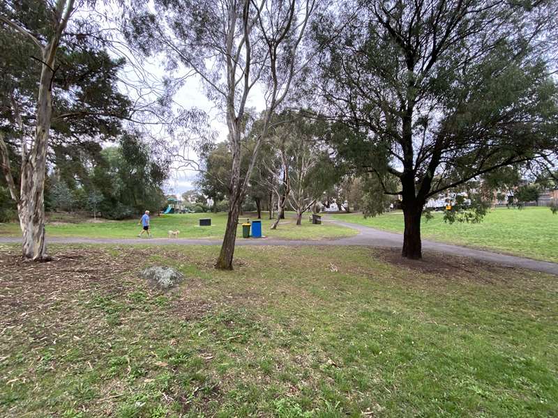 Nellie Ibbott Park  Dog Off Leash Area (Ivanhoe)