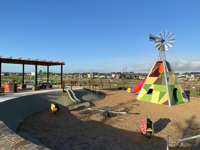 New McDonalds Farm Park Playground, Ramlegh Boulevard, Clyde