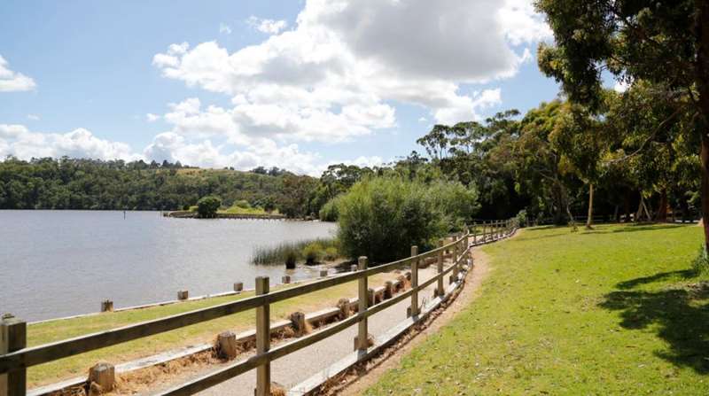 Newborough - Lake Narracan