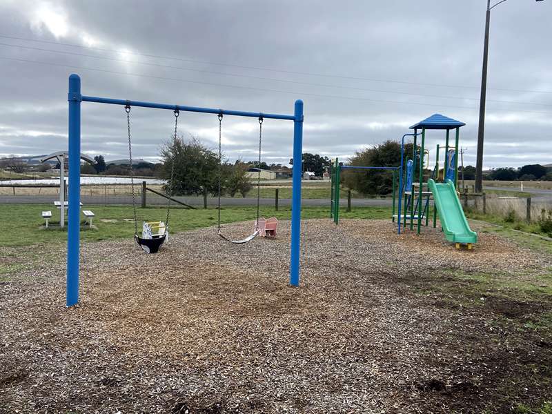 Newlyn Recreation Reserve Playground, McKay Road, Newlyn