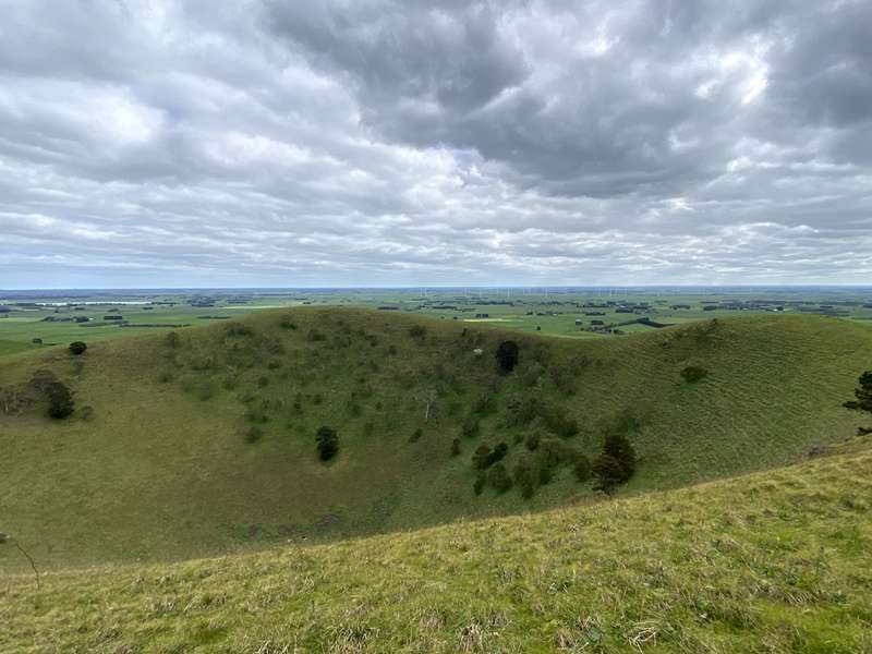 Noorat - Mount Noorat (Alan Marshal Memorial) Walk