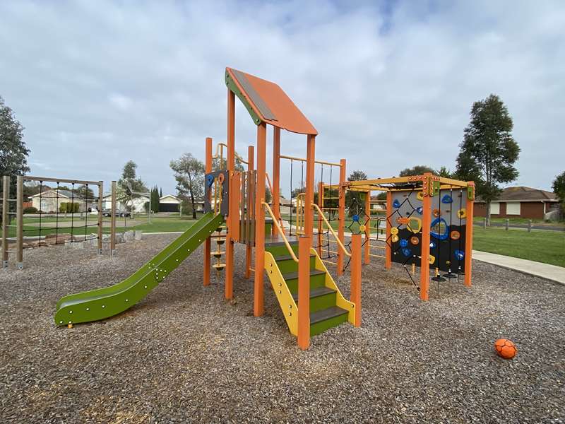 Oarsome Drive Playground, Delahey