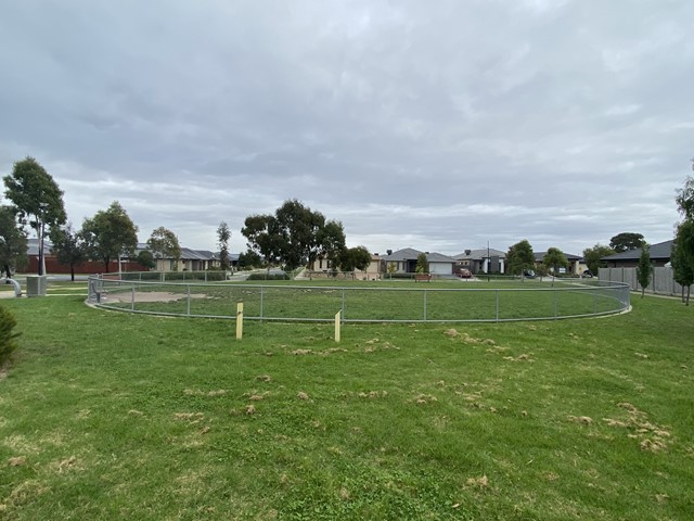 Onyx Crescent Fenced Dog Park (Officer)