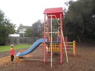 Heatherdale Ponding Basin Playground, Orient Avenue, Mitcham