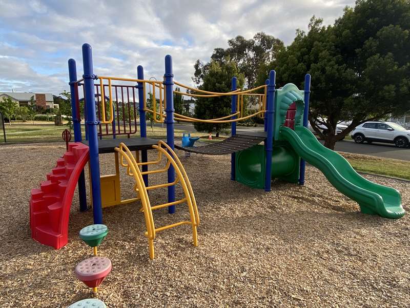 Parkview Terrace Playground, Ridddells Creek