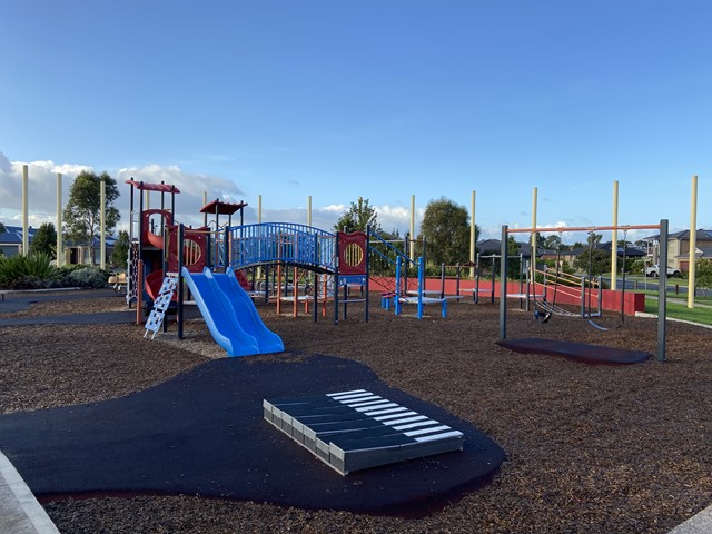 Pasadena Boulevard Playground, Clyde