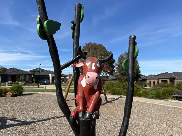 Patton Street Playground, Doreen