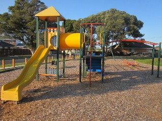 Paul Avenue Playground, Keilor East