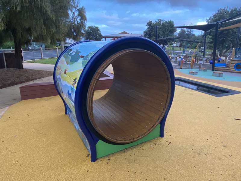 Peter Scullin Reserve Playground, Centre Way, Mordialloc