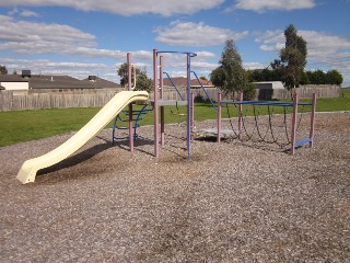 Pinnock Avenue Playground, Roxburgh Park