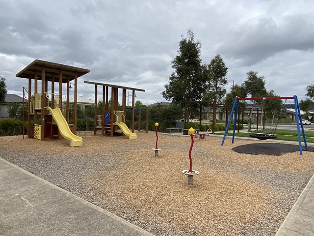 Pioneer Way Playground, Officer