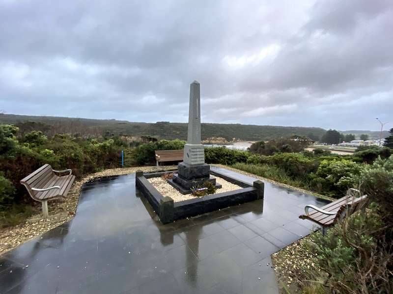 Port Campbell - Soldiers' Memorial Scenic Lookout