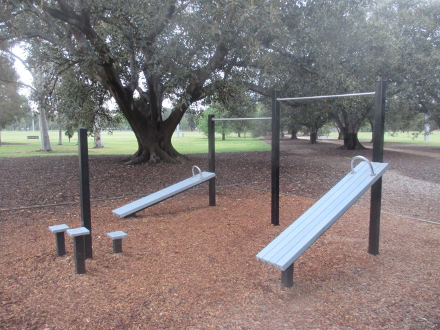 Princes Park Outdoor Gym (Carlton North)