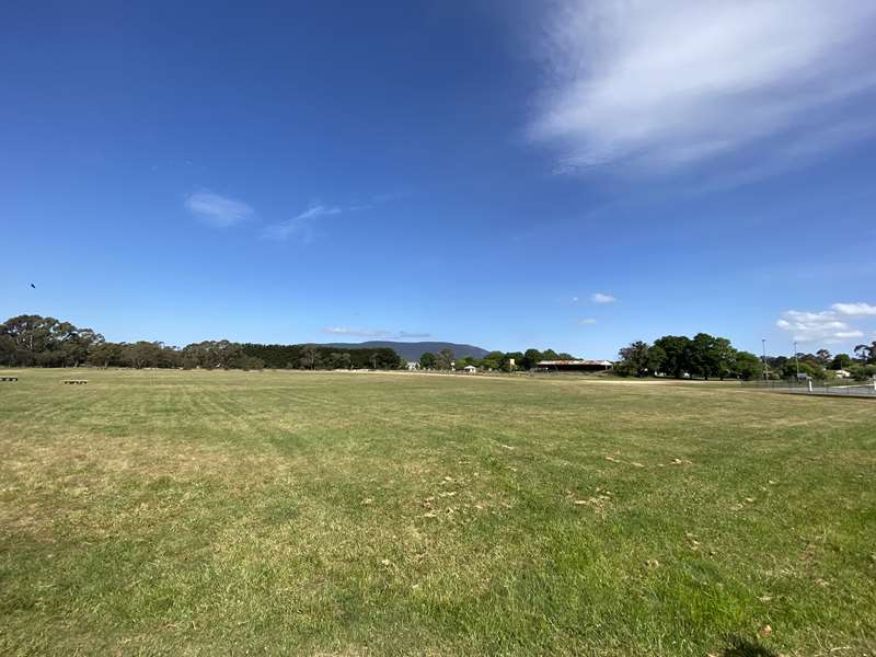 Racecourse Reserve Pony & Cricket Club Ovals Dog Off Leash Area (Woodend)