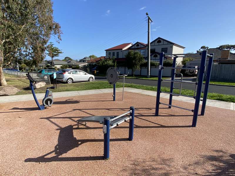 Rayner Reserve Outdoor Gym (Oak Park)