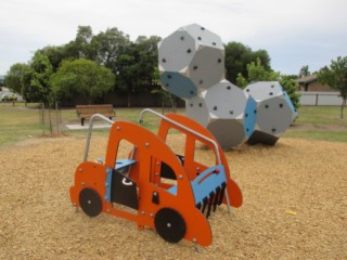 Rex Chamberlain Park Playground, Pitmedden Drive, Wodonga