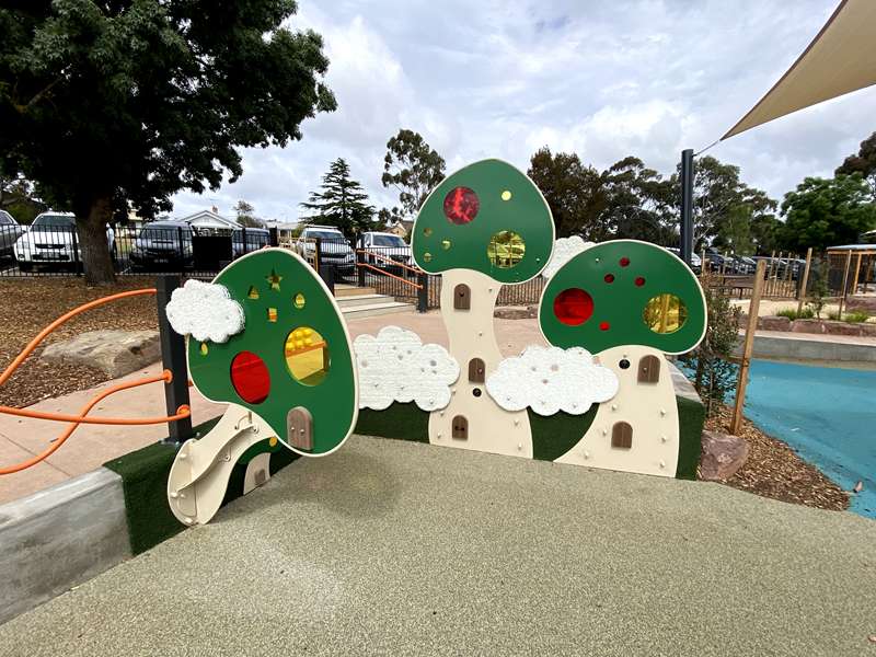 Rippleside Park Adventure Playground, Bell Parade, Rippleside